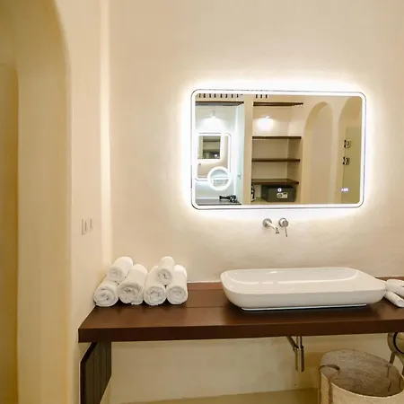 Villa Azalea Cave Oia